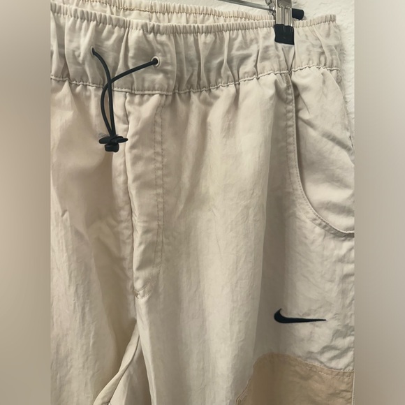 Nike Parachute Pants - Picture 3 of 4